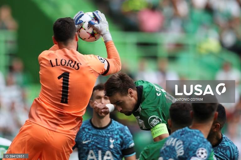 Sporting vence Tottenham, por 2-0, em jogo da Liga dos Campeões de futebol