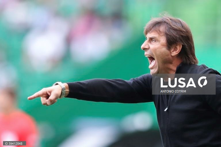Sporting vence Tottenham, por 2-0, em jogo da Liga dos Campeões de futebol