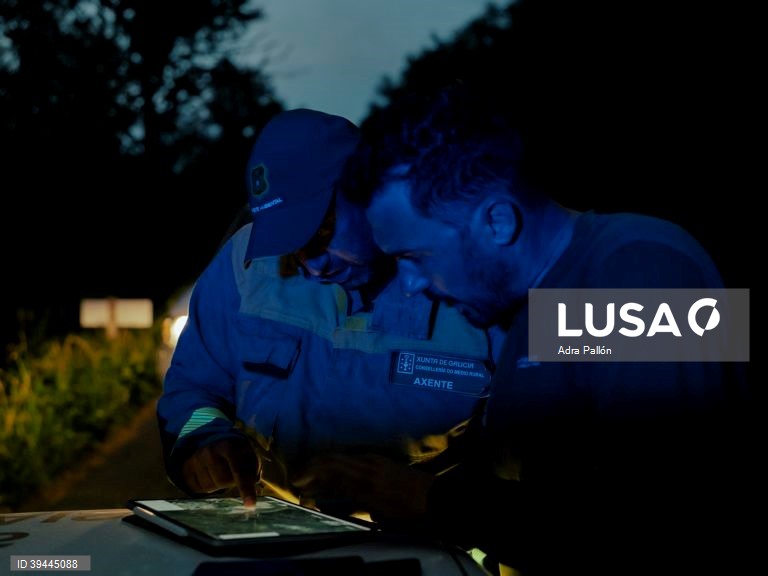 03-10. Adra Pallón é o grande vencedor do prémio de fotojornalismo Estação Imagem 2022, que distingue os melhores trabalhos de fotojornalismo. Trata-se de uma reportagem no norte de Espanha, que aborda o tema dos incêndios florestais, que este ano atingiram na Europa proporções nunca vistas. Coimbra 17 de setembro de 2022. ADRA PALLÓN / ESTAÇÃO IMAGEM / LUSA +++PROIBIDA A COMERCIALIZAÇÃO+++