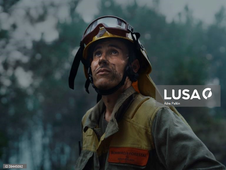 07-10. Adra Pallón é o grande vencedor do prémio de fotojornalismo Estação Imagem 2022, que distingue os melhores trabalhos de fotojornalismo. Trata-se de uma reportagem no norte de Espanha, que aborda o tema dos incêndios florestais, que este ano atingiram na Europa proporções nunca vistas. Coimbra 17 de setembro de 2022. ADRA PALLÓN / ESTAÇÃO IMAGEM / LUSA +++PROIBIDA A COMERCIALIZAÇÃO+++