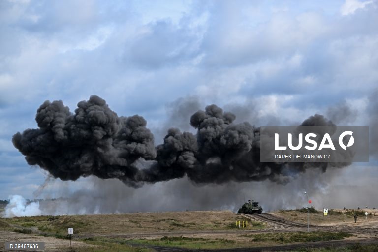 Exercício militar da Polónia com a participação de forças Britânicas e dos Estados Unidos "NIEDZWIEDZ-22" em Nowa Deba, Polónia