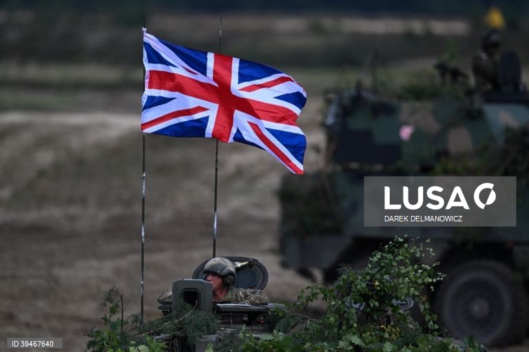 Exercício militar da Polónia com a participação de forças Britânicas e dos Estados Unidos "NIEDZWIEDZ-22" em Nowa Deba, Polónia