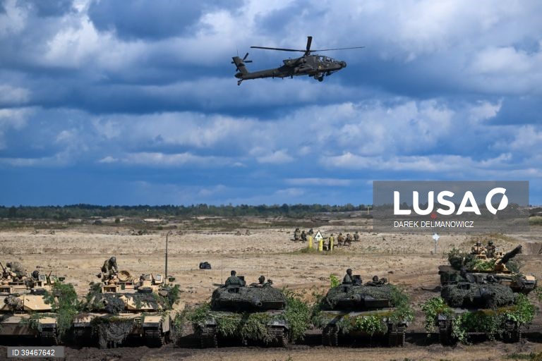 Exercício militar da Polónia com a participação de forças Britânicas e dos Estados Unidos "NIEDZWIEDZ-22" em Nowa Deba, Polónia