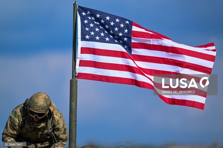 Exercício militar da Polónia com a participação de forças Britânicas e dos Estados Unidos "NIEDZWIEDZ-22" em Nowa Deba, Polónia