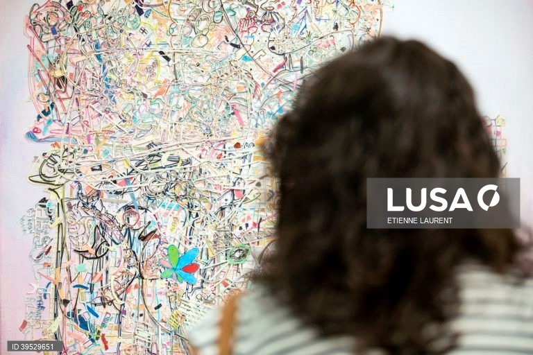 EUA: Exposição do Museu de Arte de Orange County em Costa Mesa, Califórnia