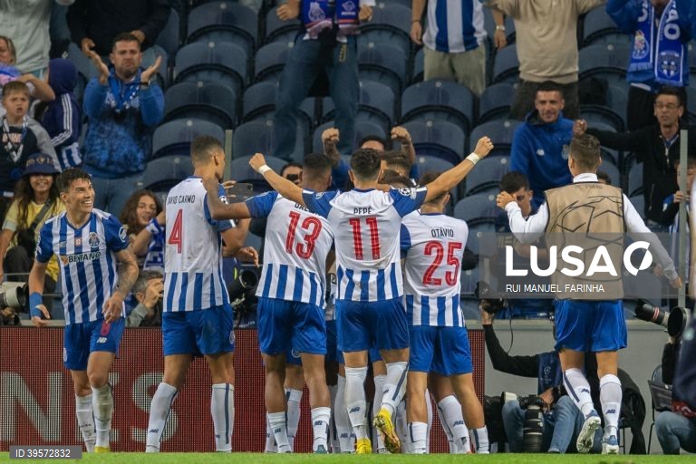 FC Porto vence por 2-0 Bayer Leverkusen em jogo da Liga dos Campeões de futebol