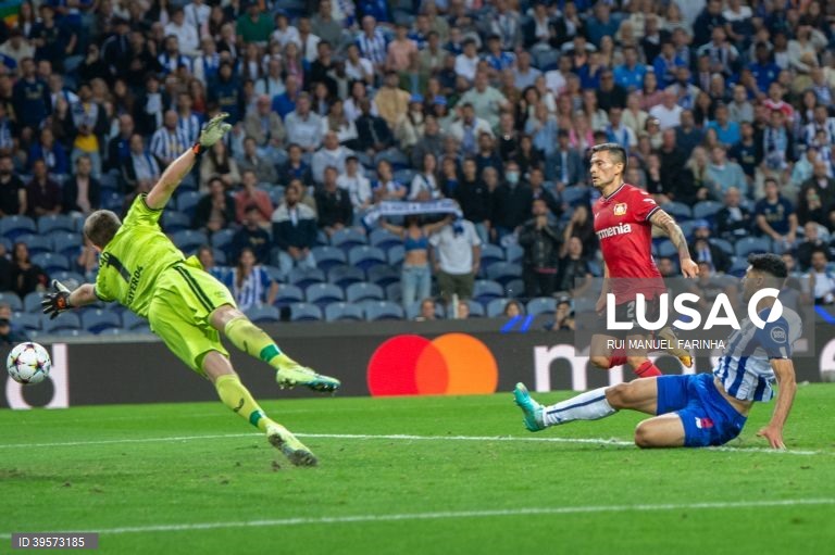 FC Porto vence por 2-0 Bayer Leverkusen em jogo da Liga dos Campeões de futebol