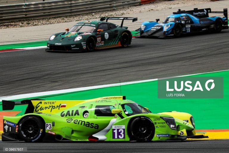 O piloto português Guilherme Oliveira (em baixo) da equipa da Inter Europol Competitin em ação no Autódromo Internacional do Algarve nas 4 horas de Portimão, 6º. e última prova de European Le Mans Series, Portimão, 16 de outubro de 2022. LUÍS FORRA/LUSA