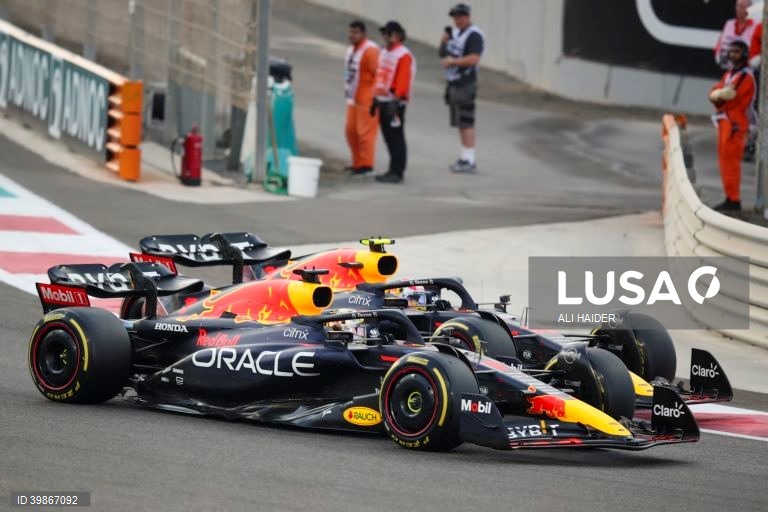 O neerlandês Max Verstappen (Red Bull) conquistou a 15.ª vitória da temporada no Grande Prémio de Abu Dhabi, enquanto o monegasco Charles Leclerc (Ferrari) segurou o segundo lugar no Mundial de Fórmula 1, após a 22.ª e última prova.