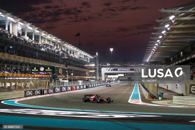 O neerlandês Max Verstappen (Red Bull) conquistou a 15.ª vitória da temporada no Grande Prémio de Abu Dhabi, enquanto o monegasco Charles Leclerc (Ferrari) segurou o segundo lugar no Mundial de Fórmula 1, após a 22.ª e última prova.