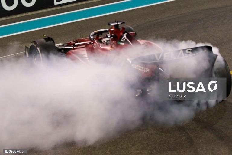 O neerlandês Max Verstappen (Red Bull) conquistou a 15.ª vitória da temporada no Grande Prémio de Abu Dhabi, enquanto o monegasco Charles Leclerc (Ferrari) segurou o segundo lugar no Mundial de Fórmula 1, após a 22.ª e última prova.