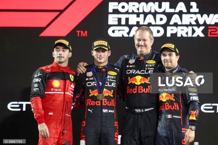 O neerlandês Max Verstappen (Red Bull) conquistou a 15.ª vitória da temporada no Grande Prémio de Abu Dhabi, enquanto o monegasco Charles Leclerc (Ferrari) segurou o segundo lugar no Mundial de Fórmula 1, após a 22.ª e última prova.