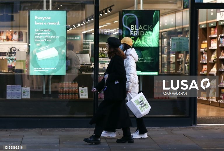 "Black Friday" na última sexta-feira de novembro, inaugura o período de compras de Natal com grandes descontos 