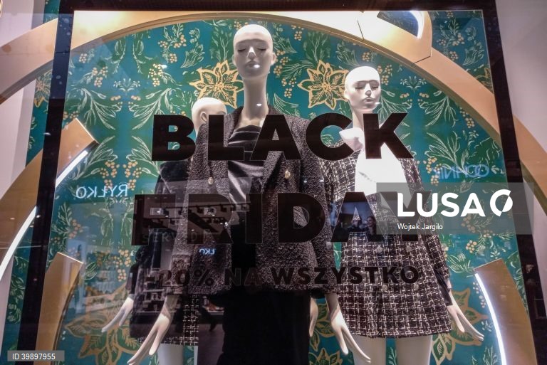"Black Friday" na última sexta-feira de novembro, inaugura o período de compras de Natal com grandes descontos 