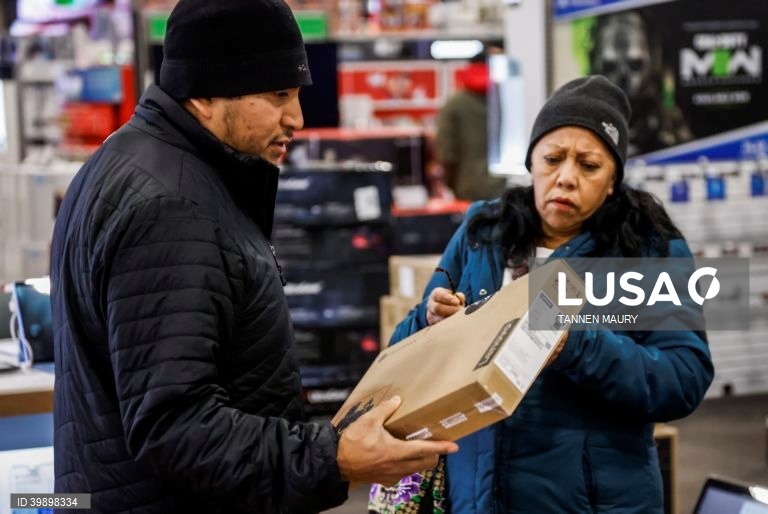 "Black Friday" na última sexta-feira de novembro, inaugura o período de compras de Natal com grandes descontos 
