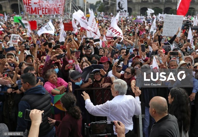México: Manifestação marca os 4 anos de governo do Presidente Lopez Obrador