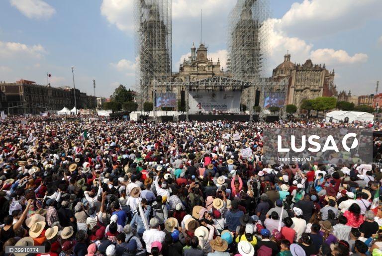 México: Manifestação marca os 4 anos de governo do Presidente Lopez Obrador
