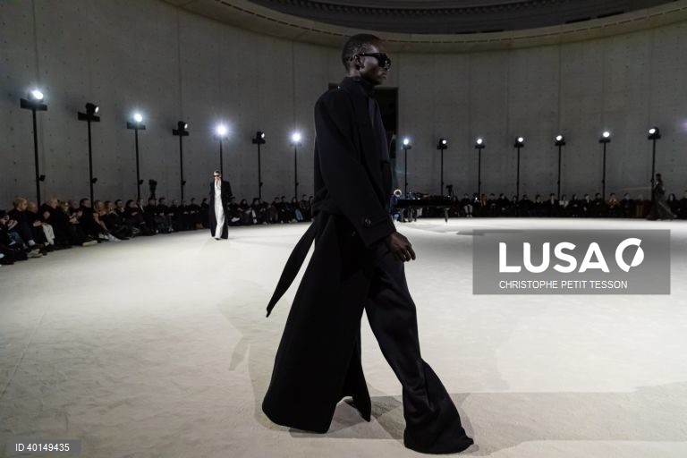 Semana da Moda em Paris - Yves Saint Laurent homem