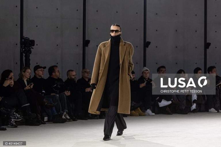 Semana da Moda em Paris - Yves Saint Laurent homem