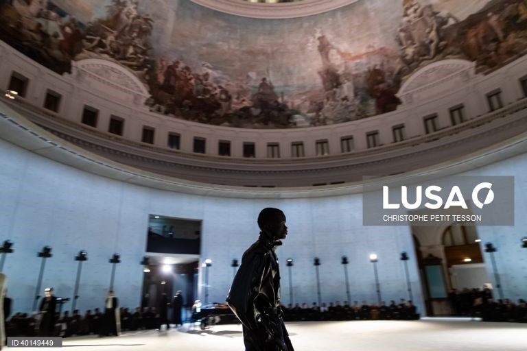 Semana da Moda em Paris - Yves Saint Laurent homem