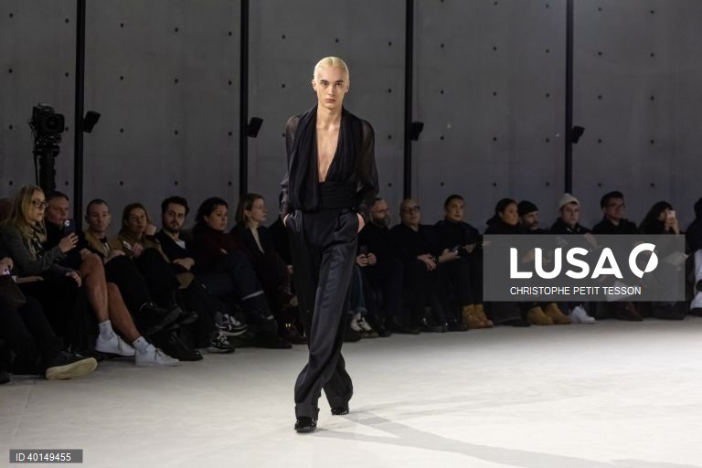 Semana da Moda em Paris - Yves Saint Laurent homem