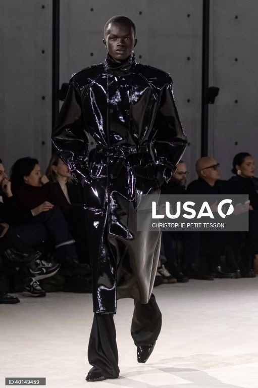 Semana da Moda em Paris - Yves Saint Laurent homem