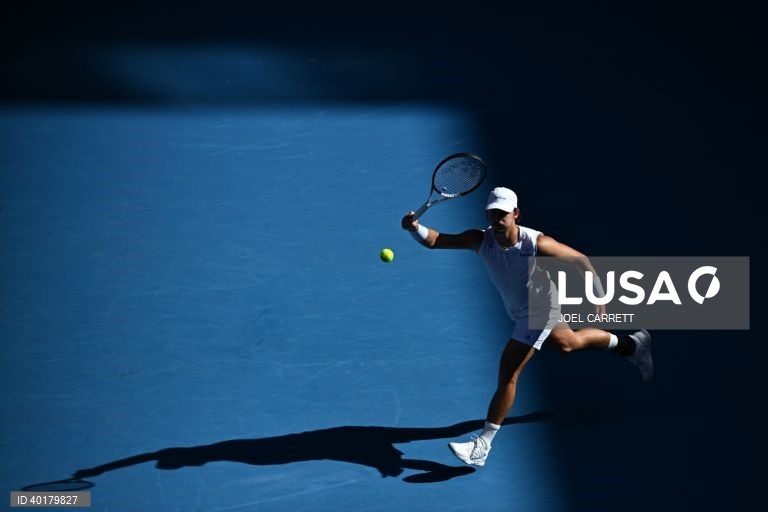 Jogos de luz e sombra durante o Open da Austrália.