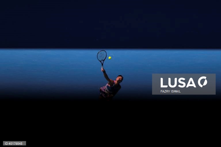 Jogos de luz e sombra durante o Open da Austrália.