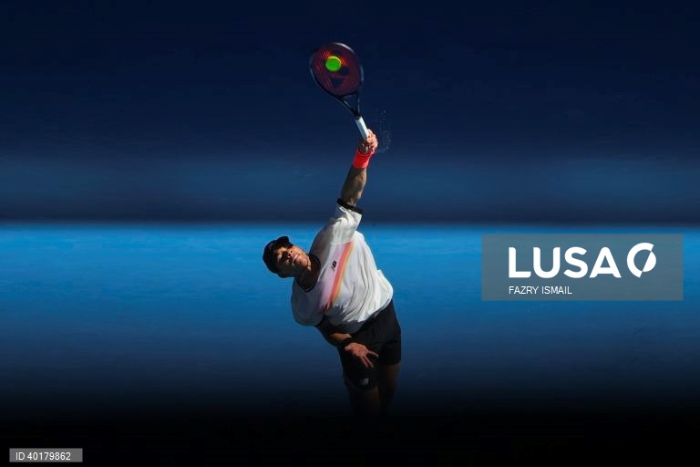 Jogos de luz e sombra durante o Open da Austrália.