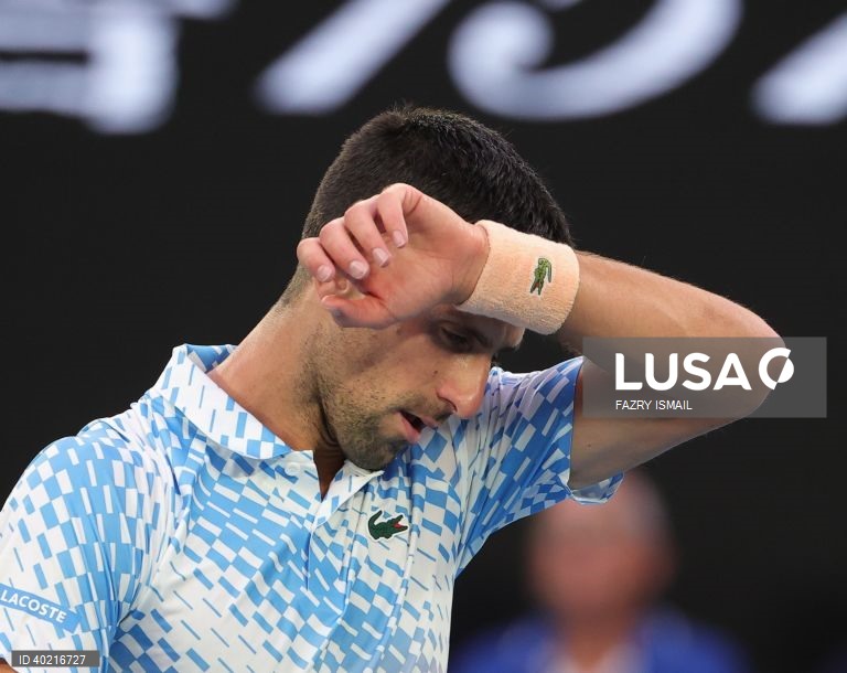 Open da Austrália: Djokovic conquista 10.º título ao bater Tsitsipas
