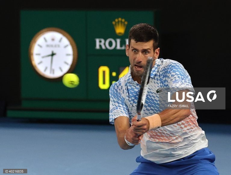 Open da Austrália: Djokovic conquista 10.º título ao bater Tsitsipas