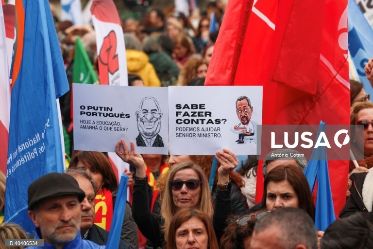 Manifestação de professores convocada por oito estruturas sindicais: Associação Sindical de Professores Licenciados (ASPL), Federação Nacional de Professores (FENPROF), Federação Nacional de Educação (FNE), Pró- Ordem dos Professores, Sindicato dos Educadores e Professores Licenciados (SEPLEU), Sindicato Nacional dos Profissionais da Educação (SINAPE), Sindicato Nacional e Democrático dos Professores (SINDEP), Sindicato Independentes de Professores e Educadores (SIPE) e Sindicato Nacional Dos...