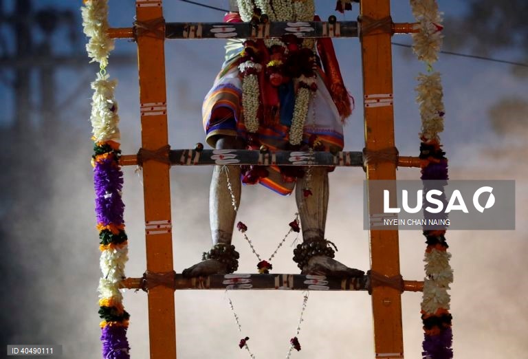 Festival hindu em Yangon em Mianmar (antiga Birmânia).