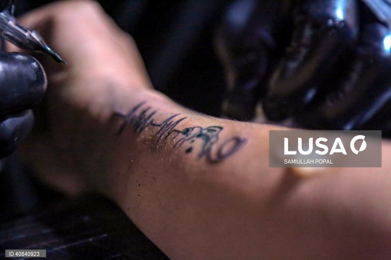 Arte da tatuagem de Ahmad Fahim em Cabul