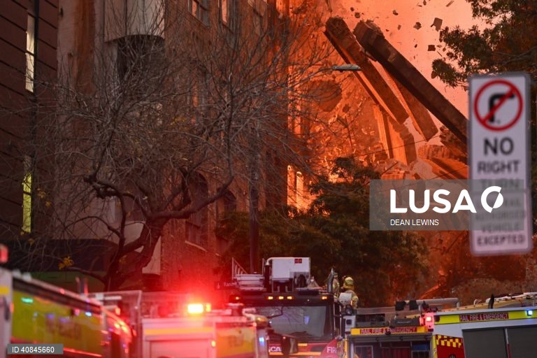 Austrália: incêndio destrói edifício no centro de Sydney