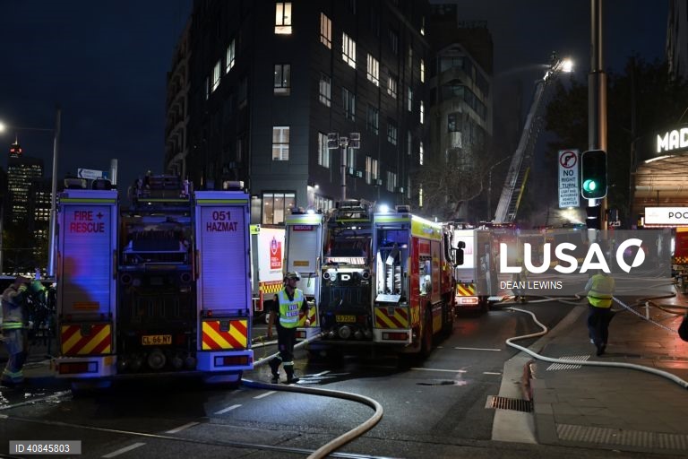 Austrália: incêndio destrói edifício no centro de Sydney
