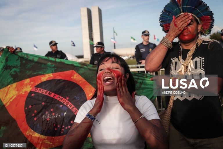 Brasil: Protesto indígena contra a política de demarcação de terras nativas