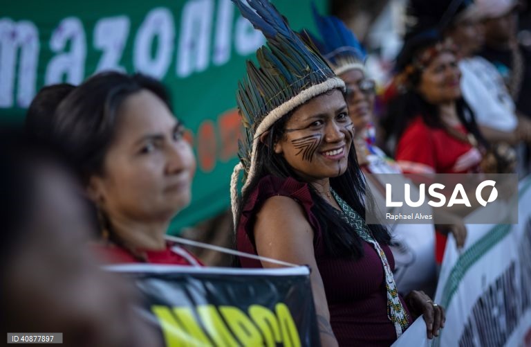 Brasil: Protesto indígena contra a política de demarcação de terras nativas