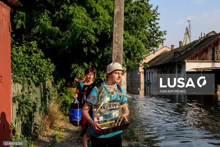 Ucrânia: destruição da barragem de Nova Kakhovka no rio Dnipro causa inundações e coloca em risco milhares de pessoas