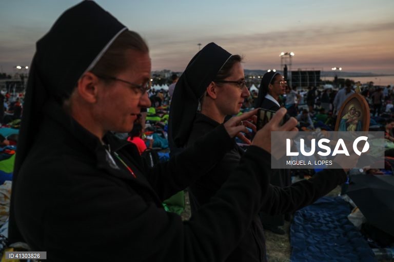 JMJ: Nascer do Sol no Parque Tejo