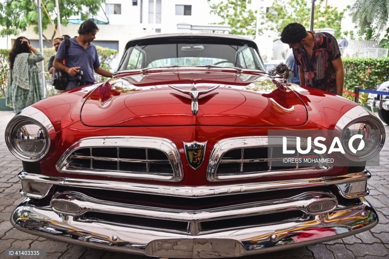 Índia: Exposição de carros antigos em Chennai