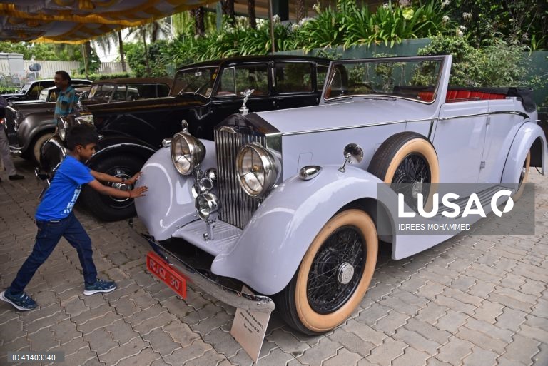 Índia: Exposição de carros antigos em Chennai