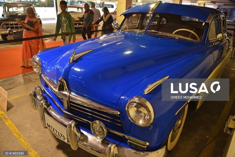 Índia: Exposição de carros antigos em Chennai