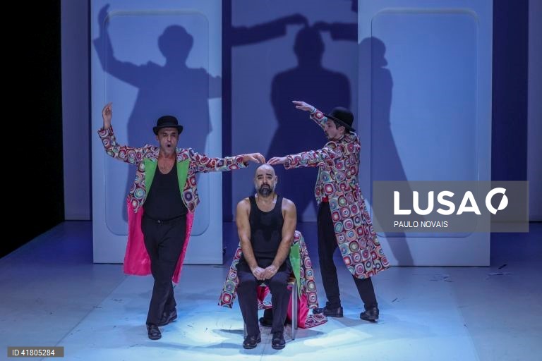 Teatro: Ensaio geral da peça “Café Bonheur” em Coimbra