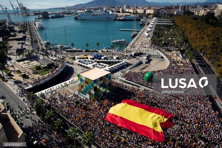 Espanha: Manifestações contra projeto de amnistia do partido socialista espanhol (PSOE) para separatistas catalães