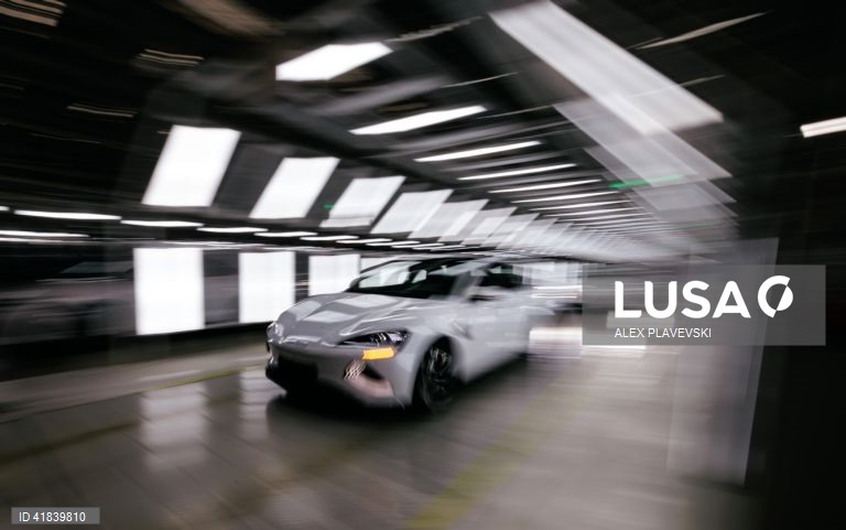 China: Linha de montagem de automóveis eléctricos em Changzhou