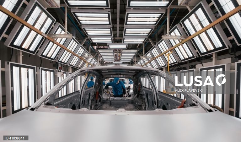 China: Linha de montagem de automóveis eléctricos em Changzhou