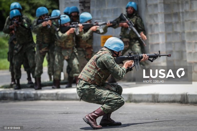Brasil: Exercícios militares em Rio de Janeiro