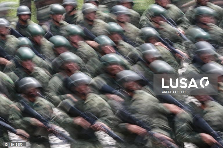 Brasil: Exercícios militares em Rio de Janeiro