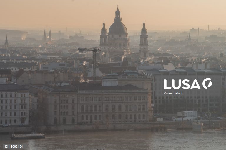 Hungria: Rio Danúbio provoca cheias em Budapeste